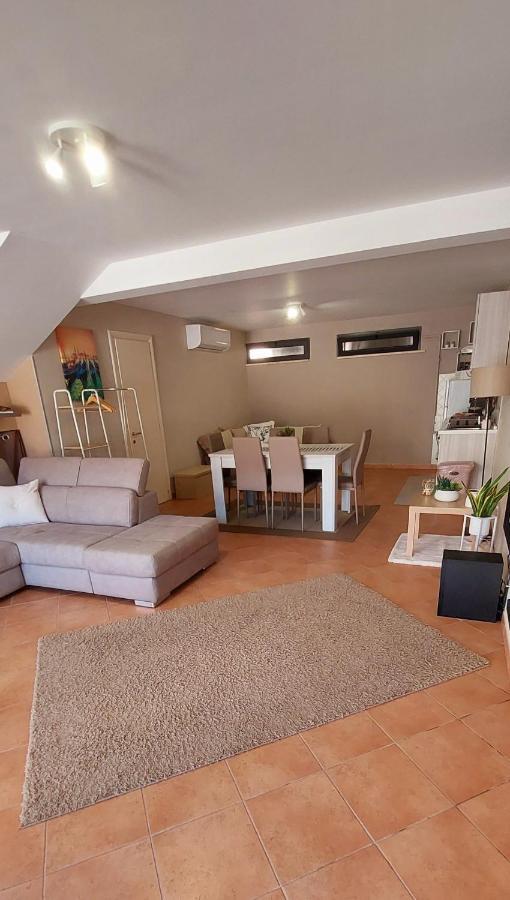 Casa Vacanza A 11 Km Dall'Aeroporto Di Palermo Карини Экстерьер фото